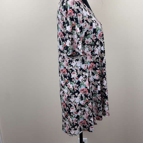LolaRoe short sleeve Floral Prints Tunic/Dress Top - Picture 3 of 9